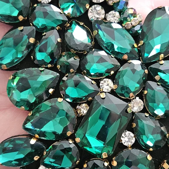 Emerald Green Statement Necklace And Earrings Fashion Jewlery Costume - Picture 6 of 10